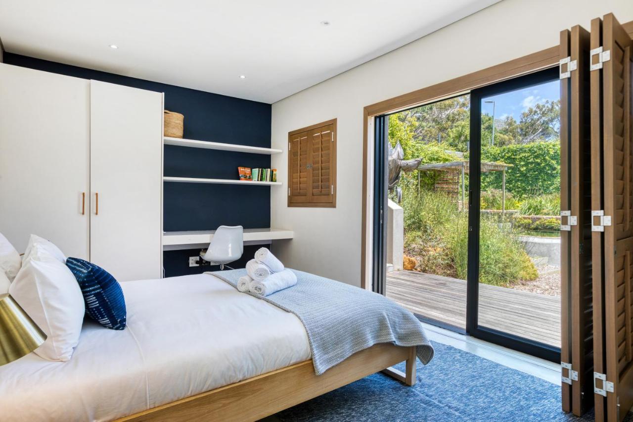 Solar-Powered Mountain Retreat With Natural Pool ケープタウン エクステリア 写真