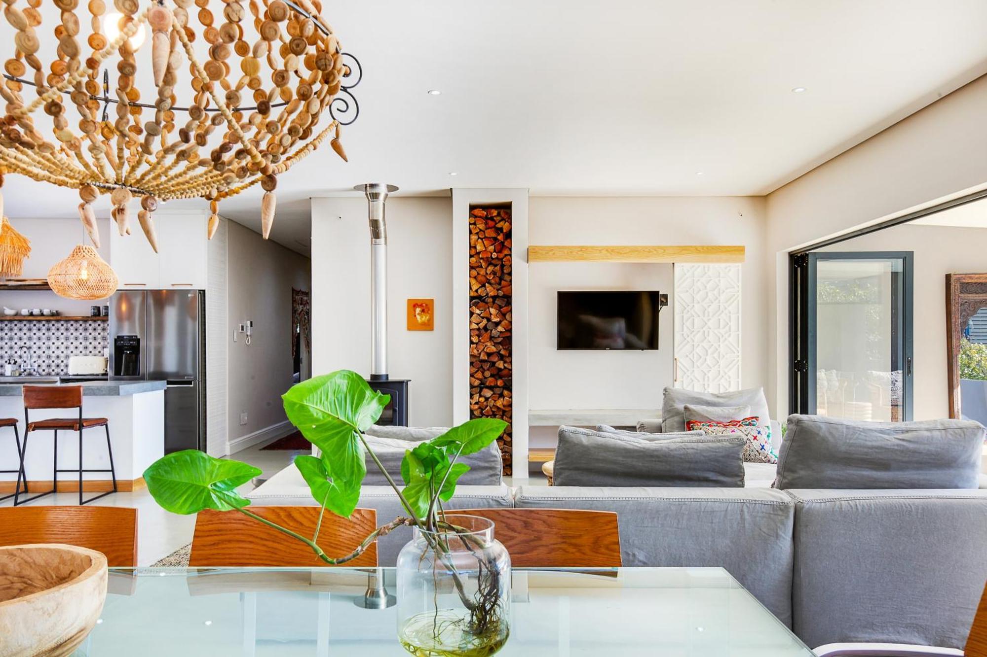Solar-Powered Mountain Retreat With Natural Pool ケープタウン エクステリア 写真